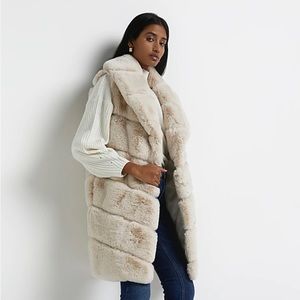 River Island Cream Paneled Faux Fur Gilet (Vest)